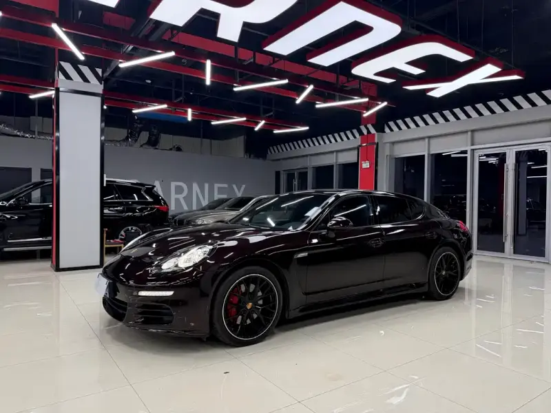 Porsche Panamera, 2011