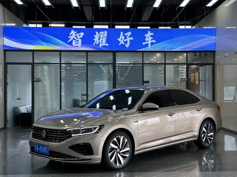 Volkswagen Passat, 2022