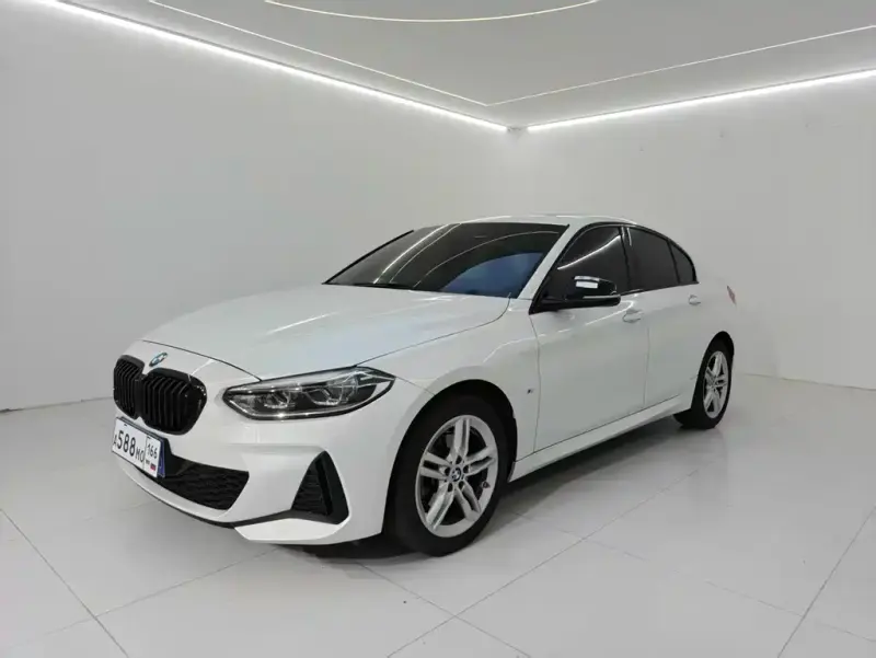 BMW 1 Series, 2022