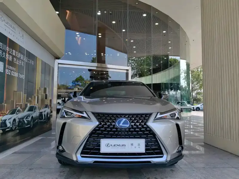 Lexus UX, 2020
