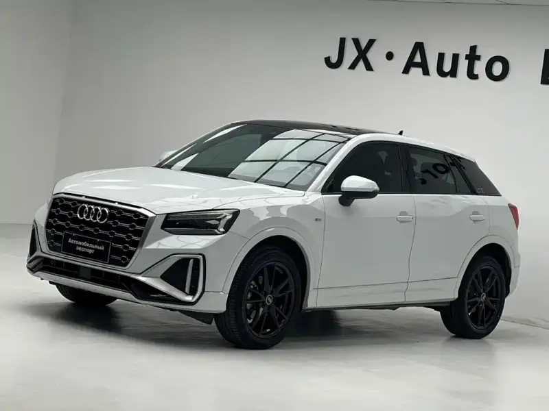 Audi Q2L, 2022