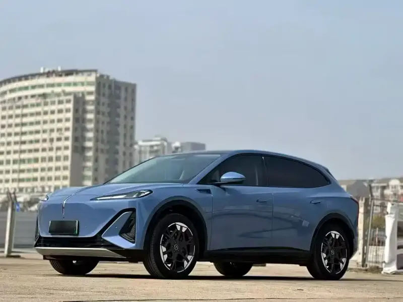 Hongqi 06, 2025