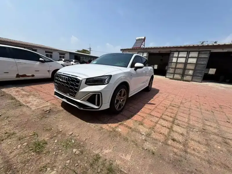 Audi Q2L, 2022
