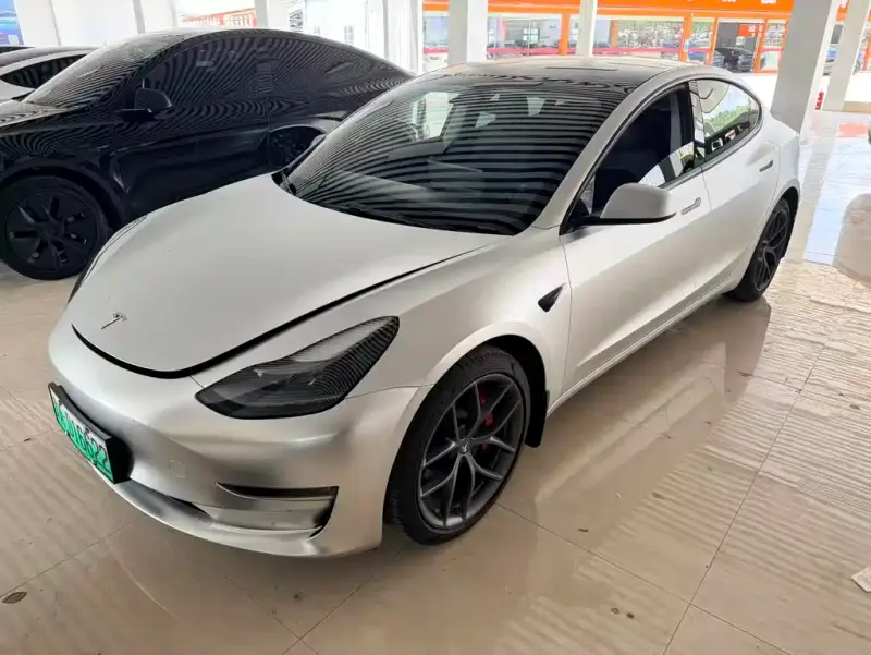 Tesla Model 3, 2022