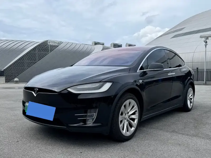 Tesla Model X, 2017