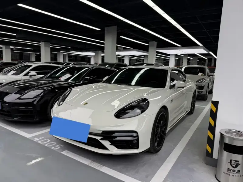 Porsche Panamera, 2011