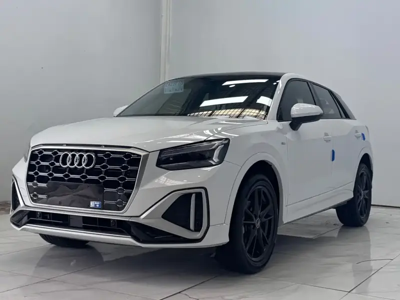 Audi Q2L, 2021