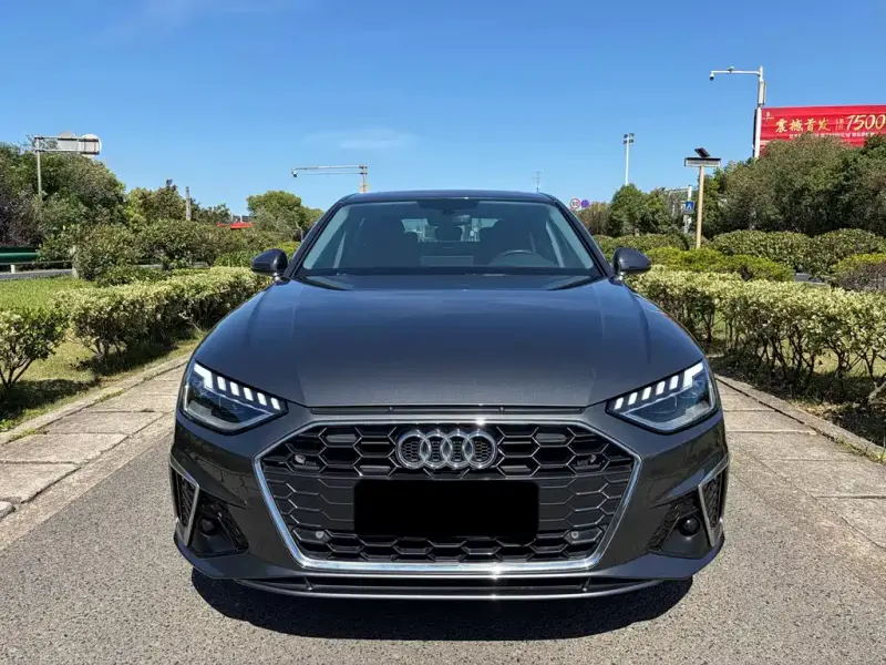 Audi A4L, 2021