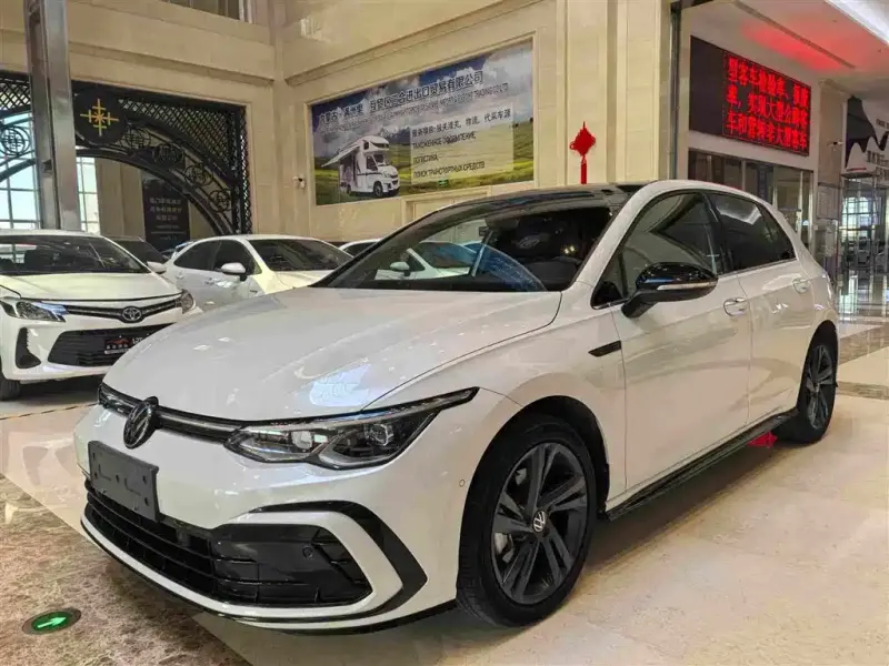 Volkswagen Golf, 2023