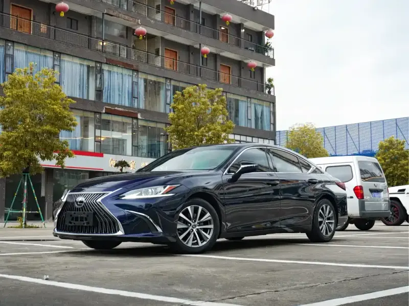 Lexus ES, 2018
