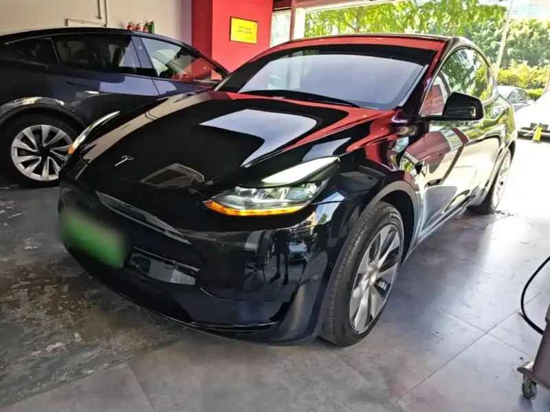 Tesla Model Y, 2022