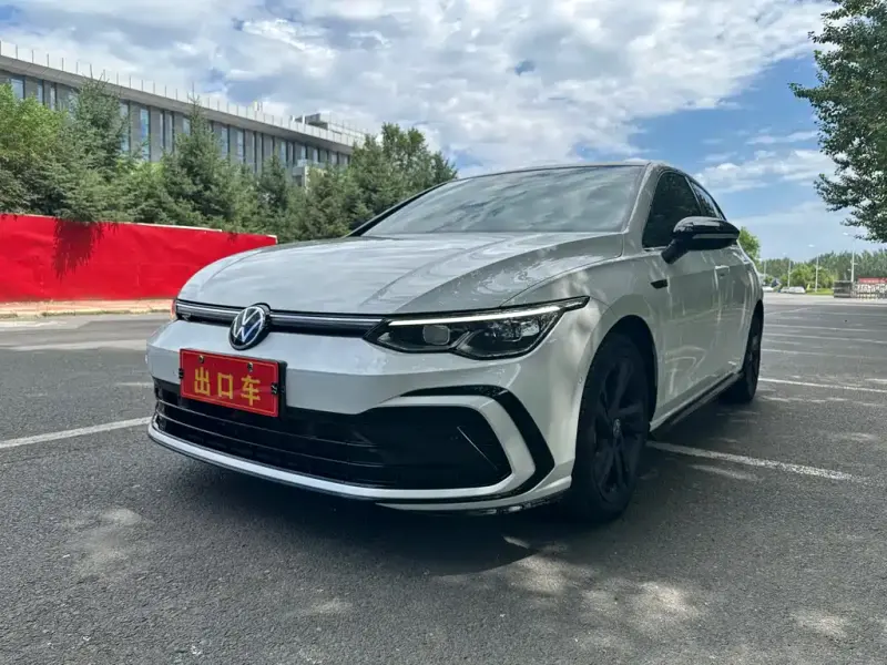 Volkswagen Golf, 2023