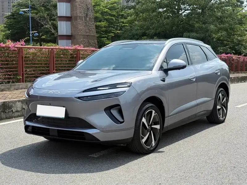 BYD 06, 2025