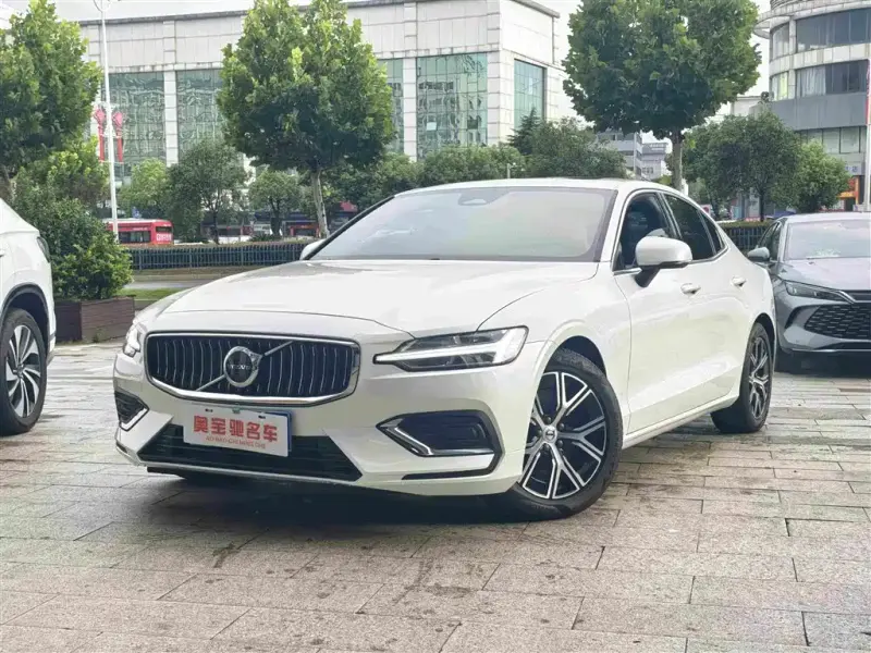 Volvo S60, 2025