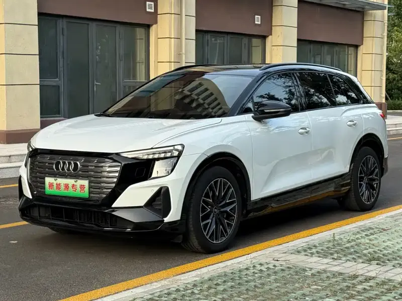 Audi Q5 e-tron, 2023