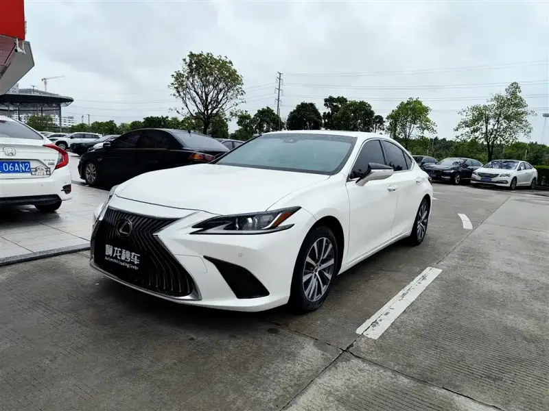 Lexus ES, 2020
