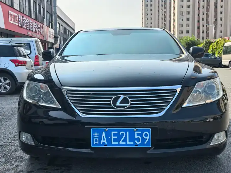 Lexus LS, 2008