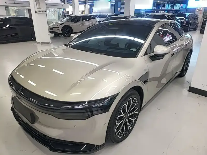 Zeekr 007, 2024