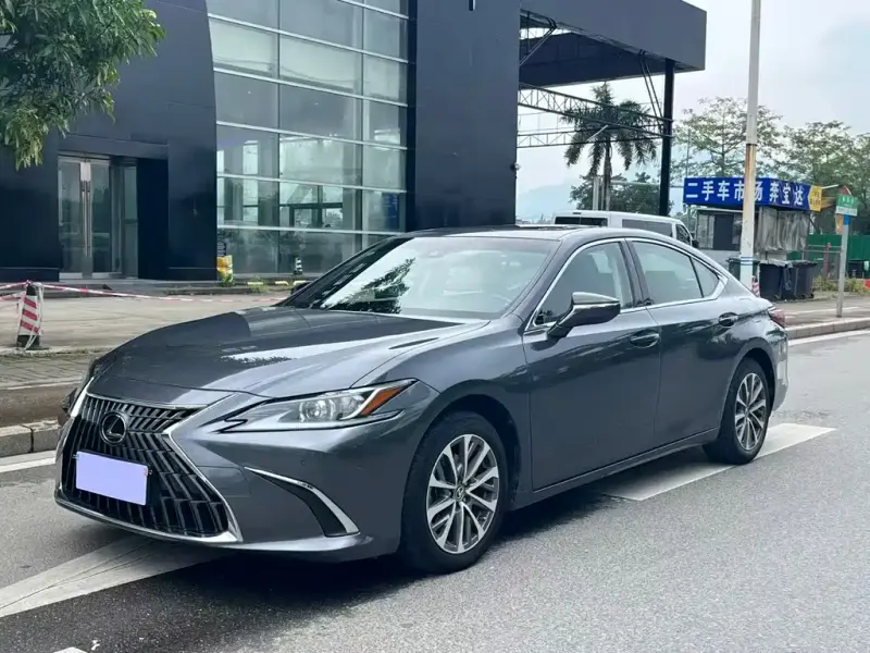 Lexus ES, 2021
