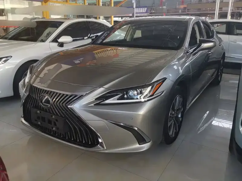 Lexus ES, 2021