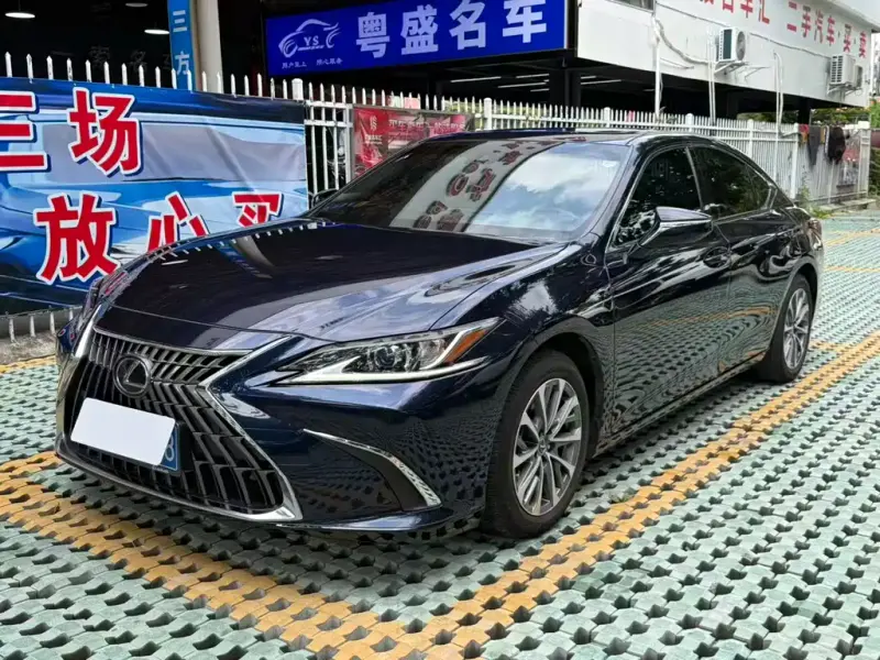 Lexus ES, 2024