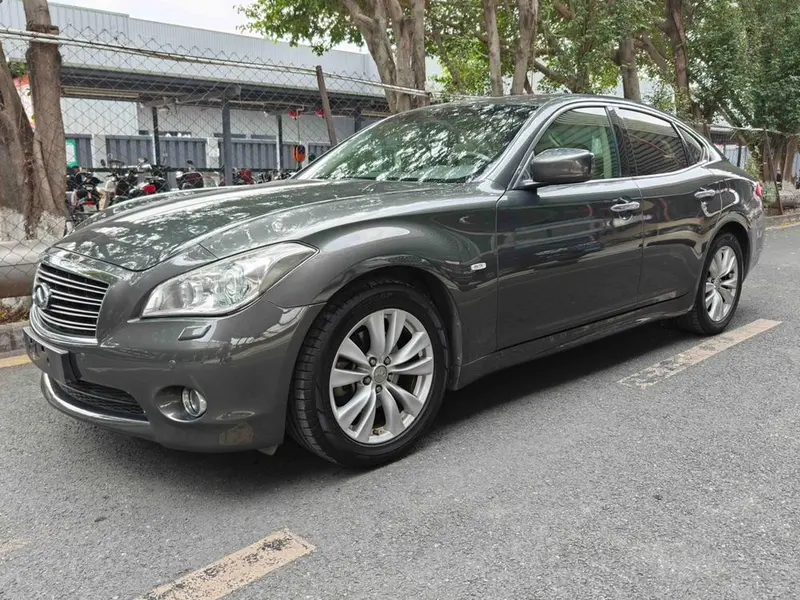Infiniti M-Series, 2011