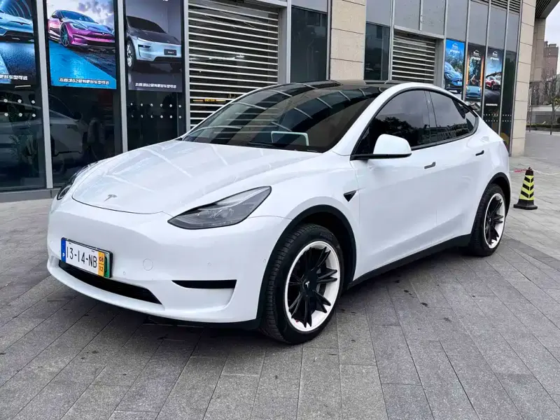 Tesla Model Y, 2023