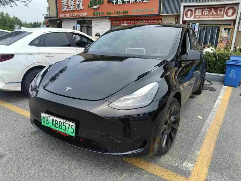 Tesla Model Y, 2023