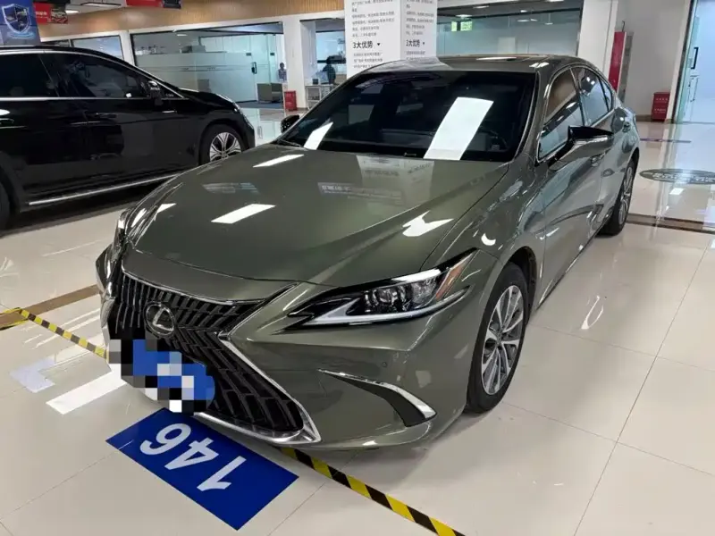 Lexus ES, 2024