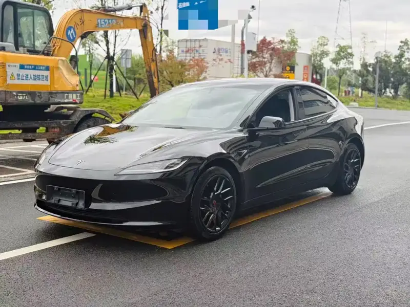 Tesla Model 3, 2024