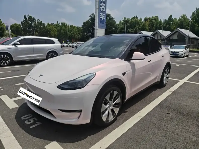 Tesla Model Y, 2023