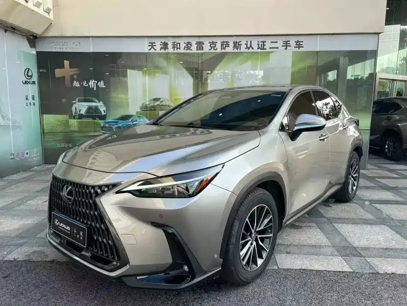 Lexus NX, 2023