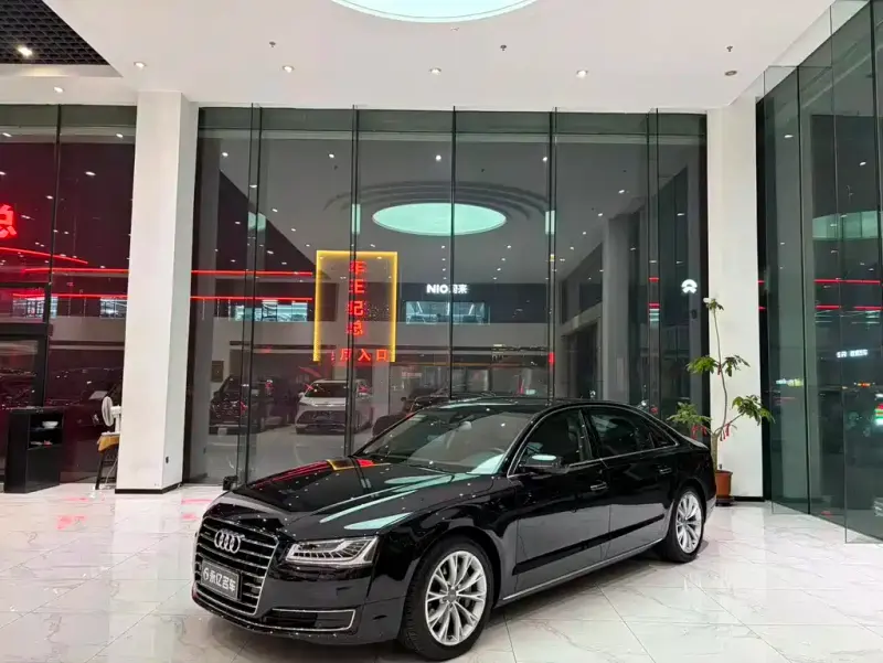 Audi A8, 2015
