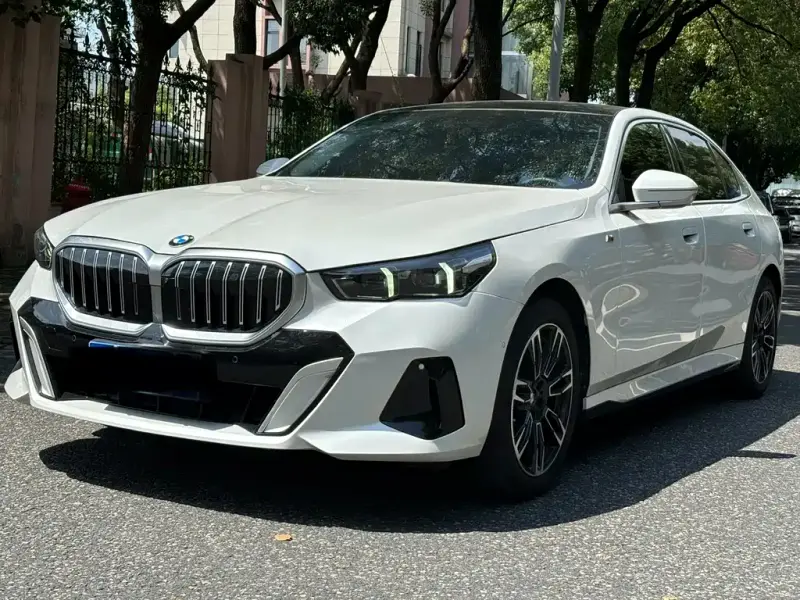 BMW 5 Series, 2024