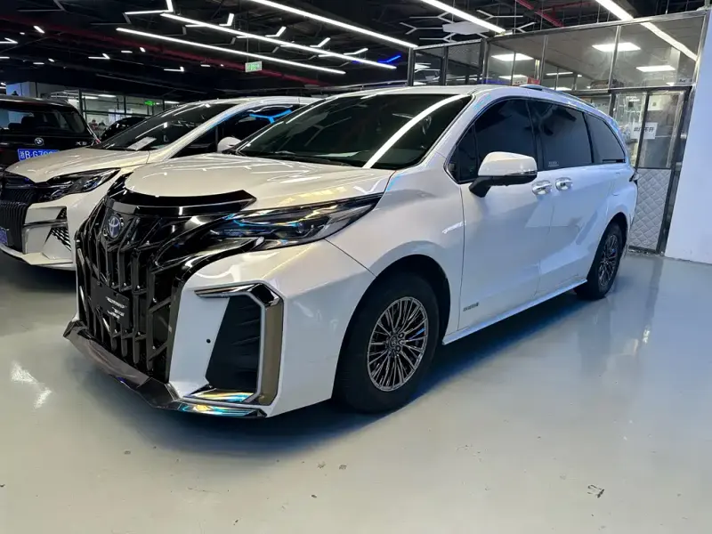 Toyota Sienna, 2023