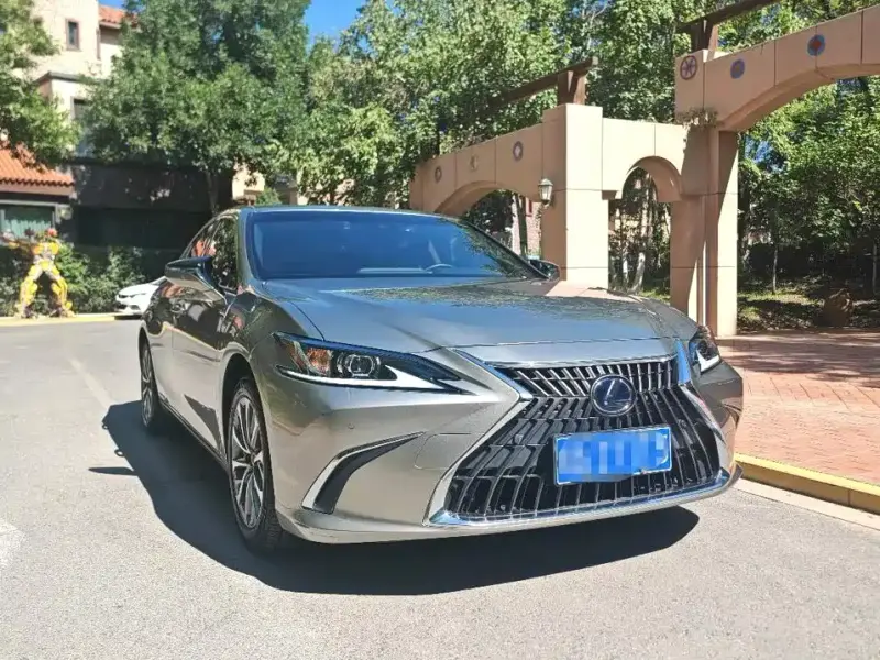 Lexus ES, 2021