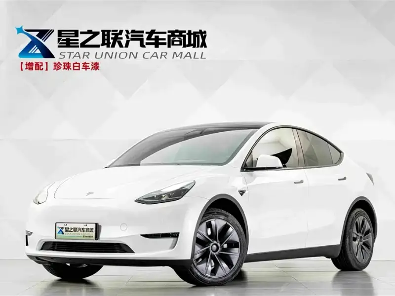 Tesla Model Y, 2024