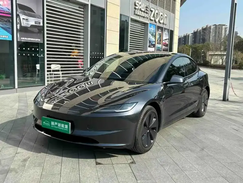 Tesla Model 3, 2025