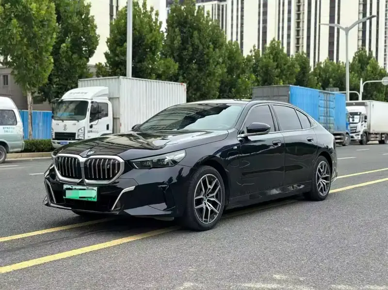 BMW i5, 2025