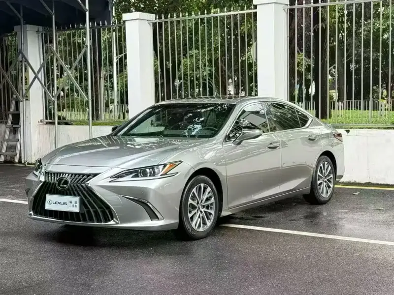 Lexus ES, 2023