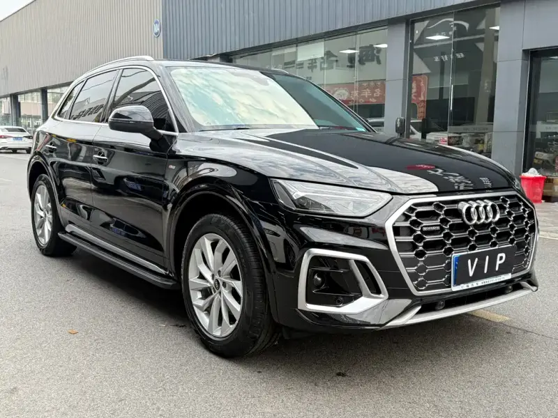 Audi Q5L, 2022