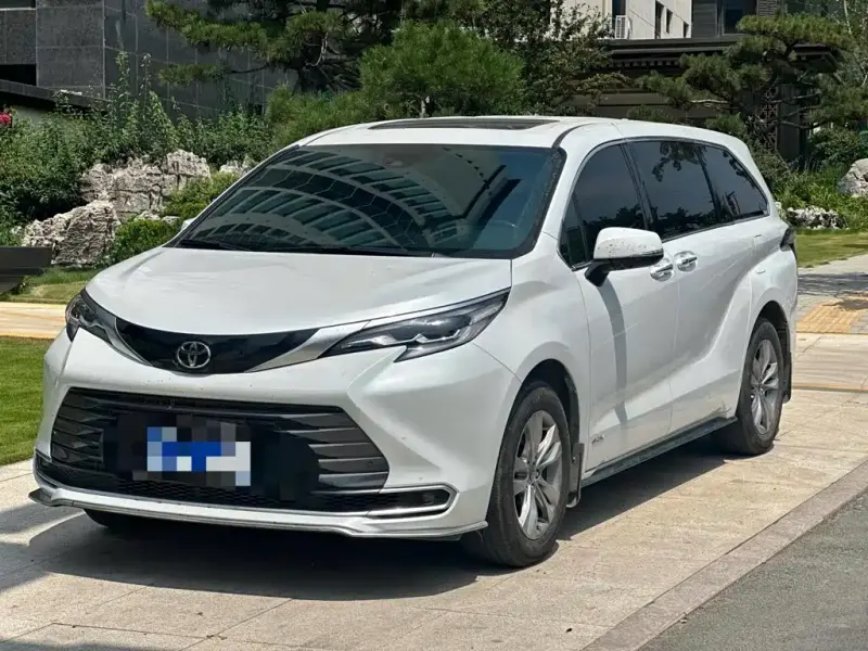 Toyota Sienna, 2025
