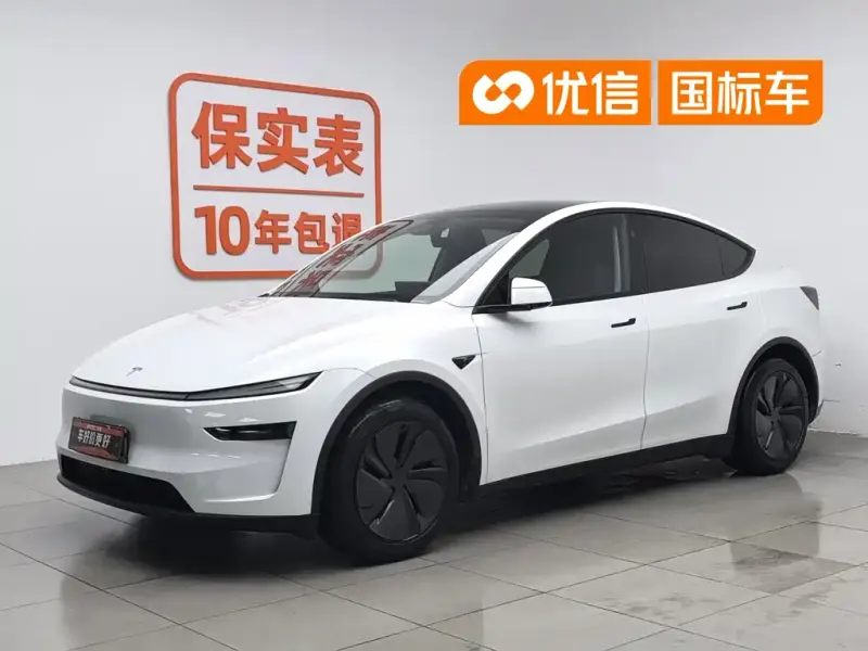 Tesla Model Y, 2025