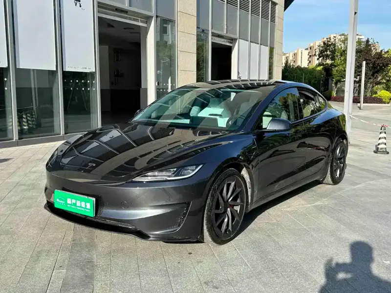 Tesla Model 3, 2025