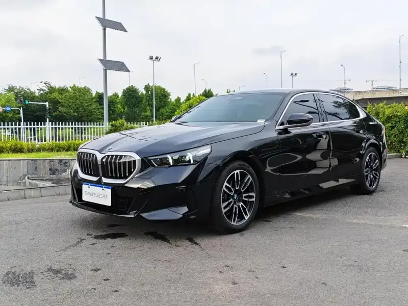 BMW 5 Series, 2026