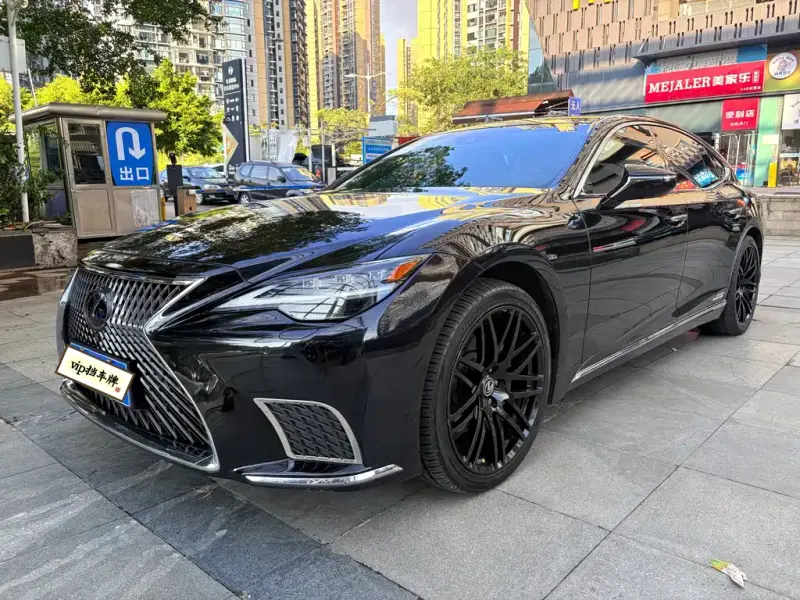 Lexus LS, 2023