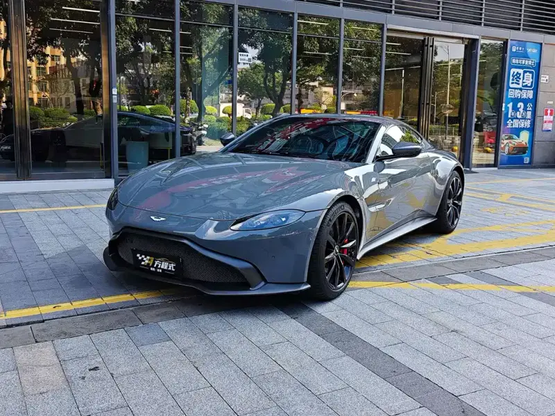 Aston Martin V8 Vantage, 2022
