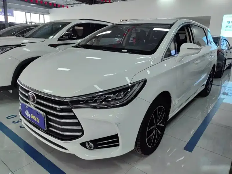 BYD MAX, 2018