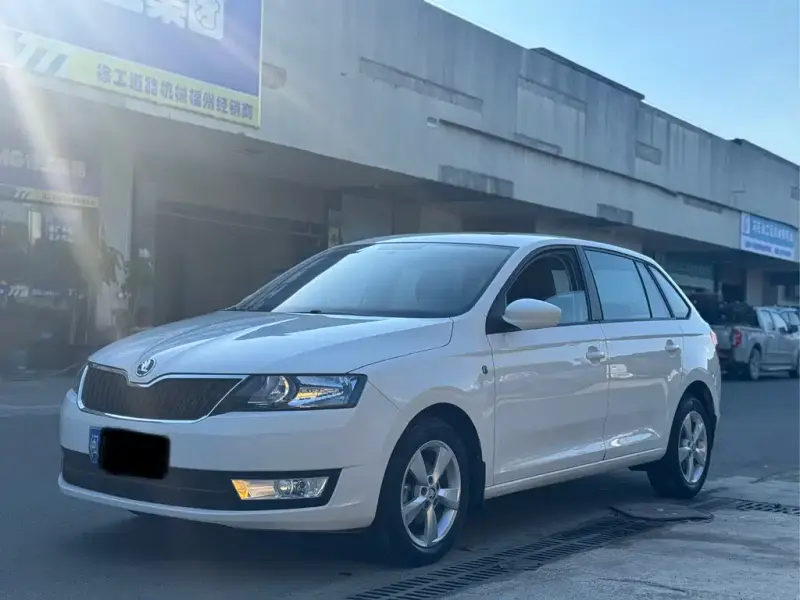 Skoda Rapid Spaceback, 2015