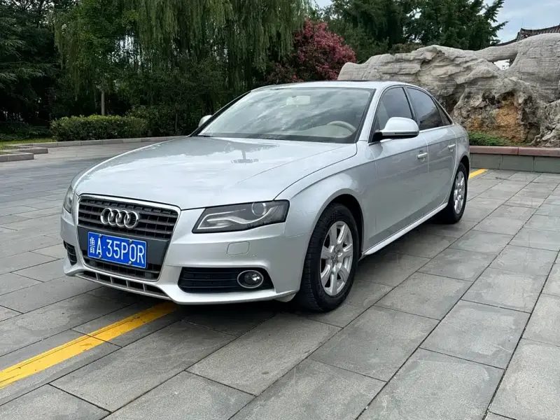 Audi A4L, 2012